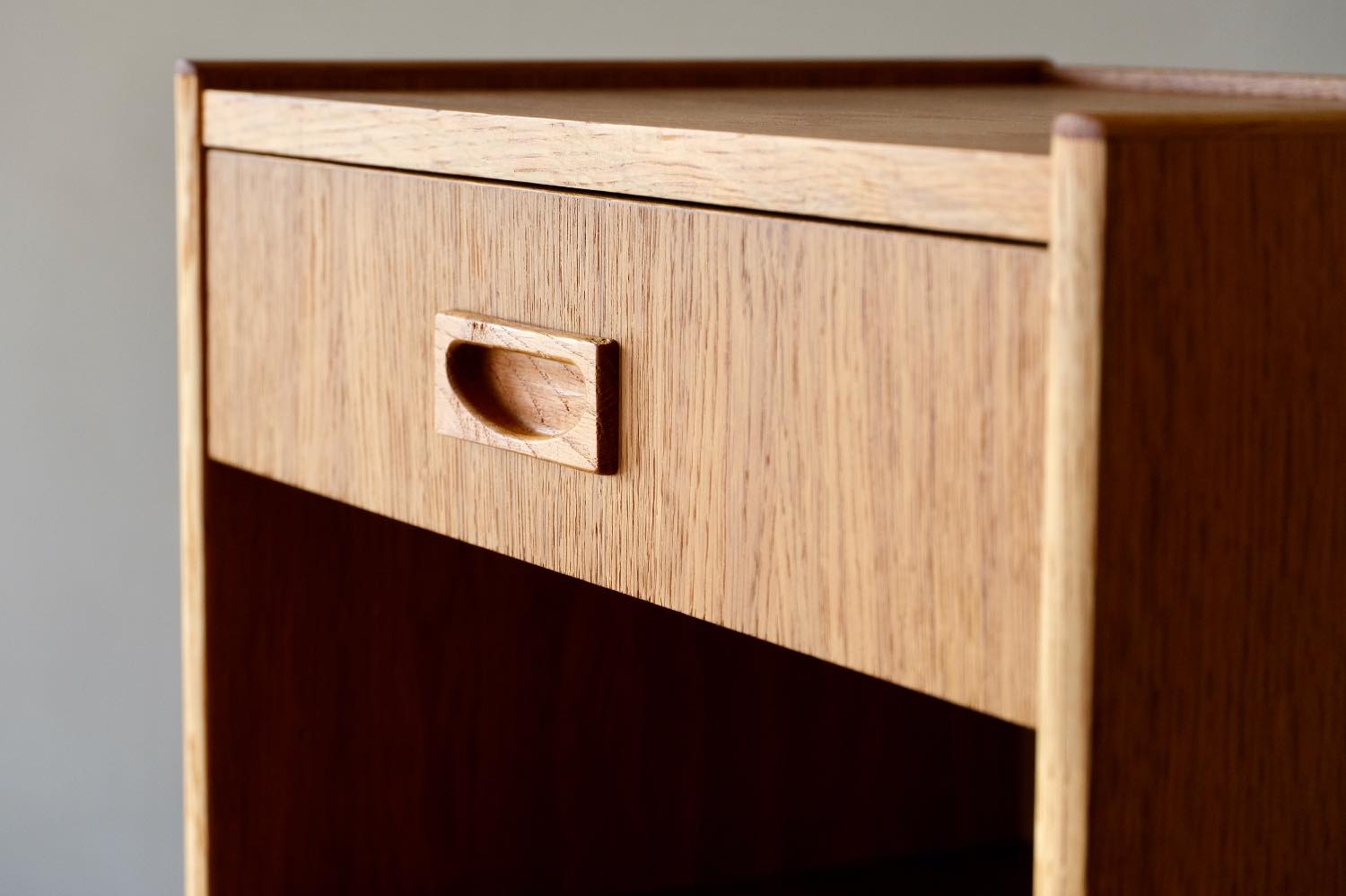 北欧ビンテージ家具/デンマーク製/ベッドサイドチェスト/オーク