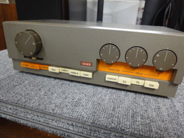 QUAD33通電OK＋303未確認ヴィンテージアンプジャンク扱い未確認