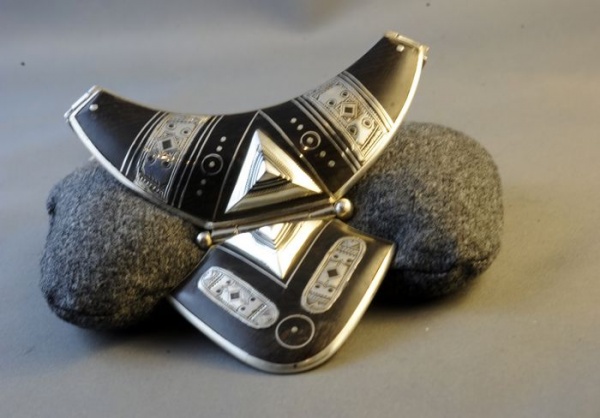 Ebony and fine silver Tuareg Necklace by Moussa Albaka - Spectrum