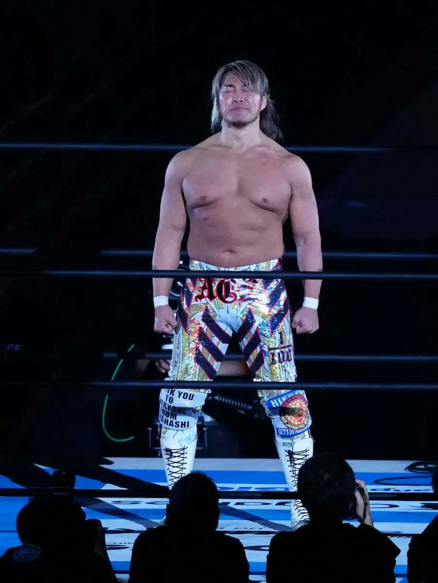 新日本プロレス＞入場する棚橋（撮影・島崎忠彦） - スポニチ Sponichi