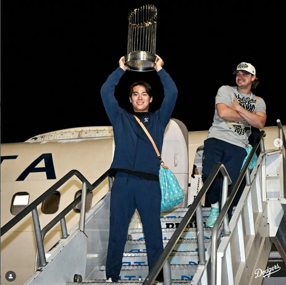 ワールドシリーズV2ドジャースがロサンゼルス凱旋 MVP山本由伸が優勝