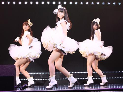 記事全文】AKB新ユニット「フレンチ・キス」お披露目 - スポニチ