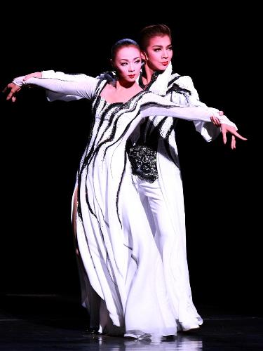 宝塚月組公演「ジプシー男爵…」開幕 - スポニチ Sponichi Annex 芸能