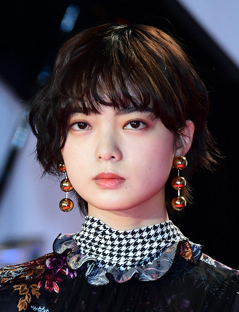 平手友梨奈、19歳の誕生日 岡田将生＆志尊淳が祝福 加工画像にも反響