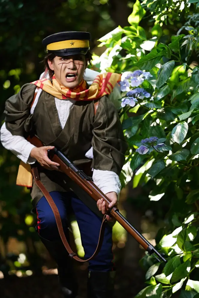 坂本コウルド『ゴールデンカムイ』 杉元佐一のコスプレ写真を公開