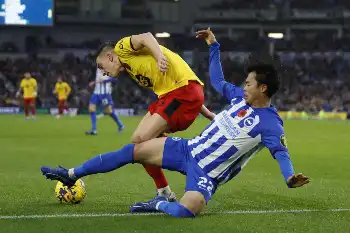 04年、練習でじゃれ合う浦和FW田中達也（左）とエメルソン - スポニチ