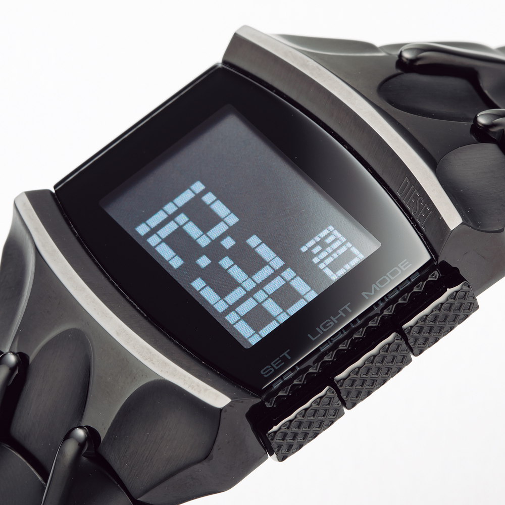 ブラック、シルバーのカラーリングがカッコいい！】“ディーゼル