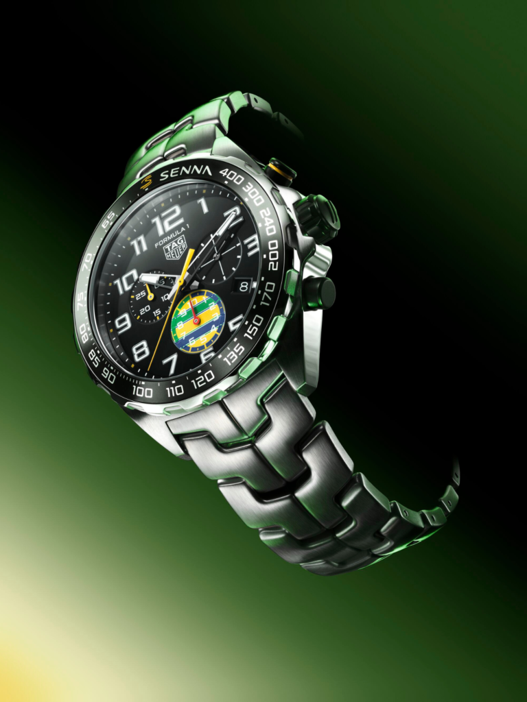 ブラック文字盤採用！F1ドライバー”アイルトン・セナ”が裏ブタに姿を