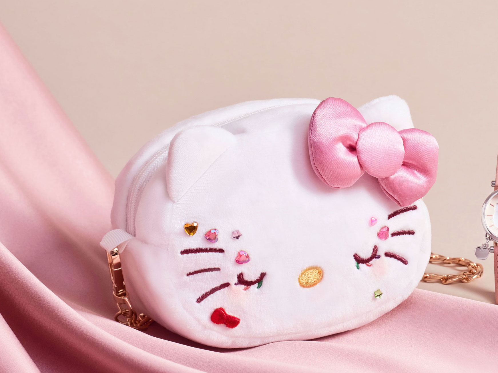 かわいすぎ！】ハローキティ誕生50周年記念モデル 文字盤には顔型