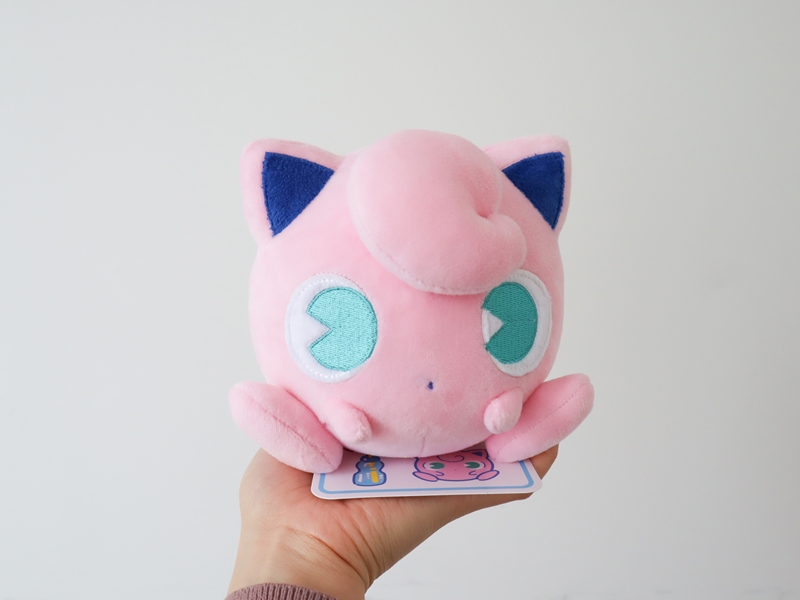 レトロポップな「サイコソーダ」シリーズのぬいぐるみにライチュウたち