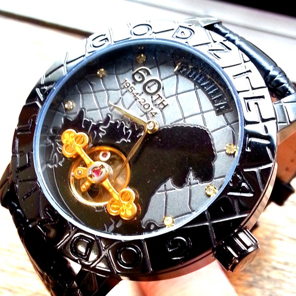 送料無料!ゴジラ生誕60周年記念限定6石ダイヤウォッチ TOE-193