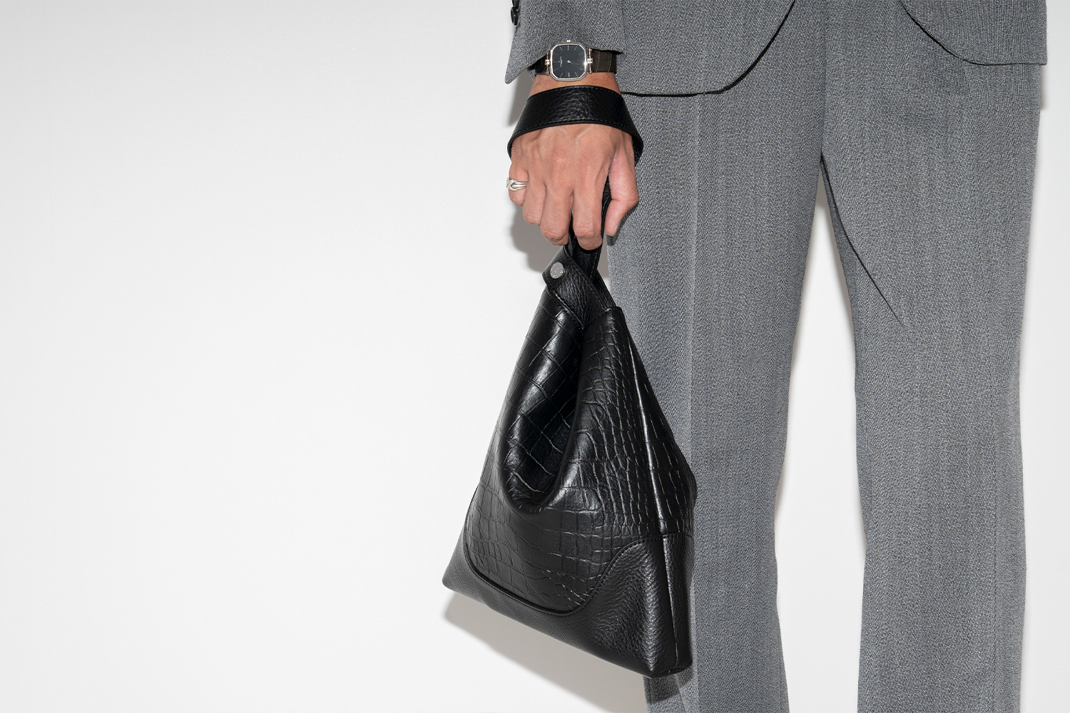 再入荷したワンハンドルバッグが好評発売中