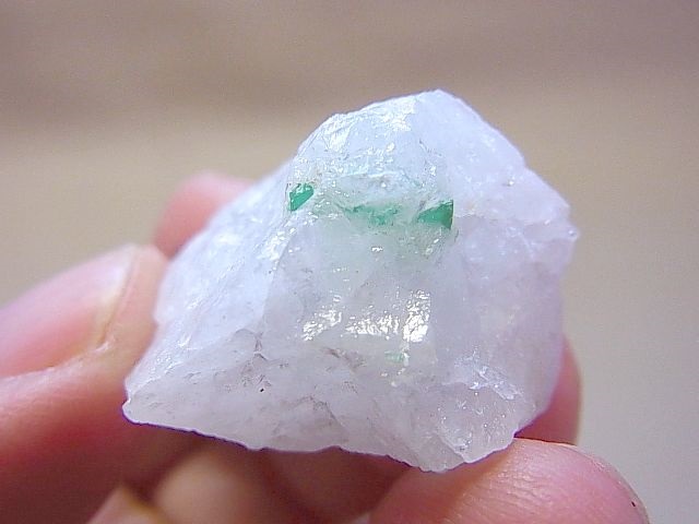 アフガニスタン産エメラルド＆水晶原石11.6g - パーフェクトストーン