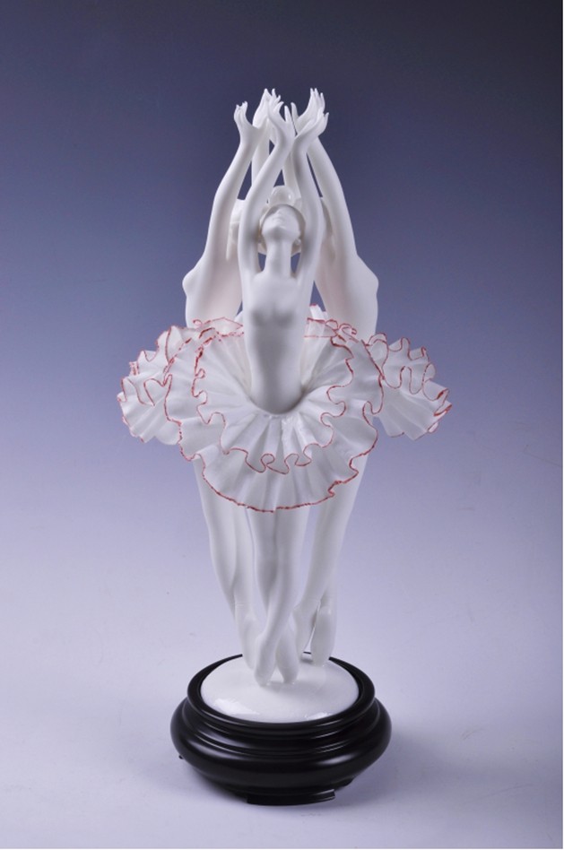 チャイニーズホワイト・徳化磁器」世界で大ヒット 東洋の風雅を