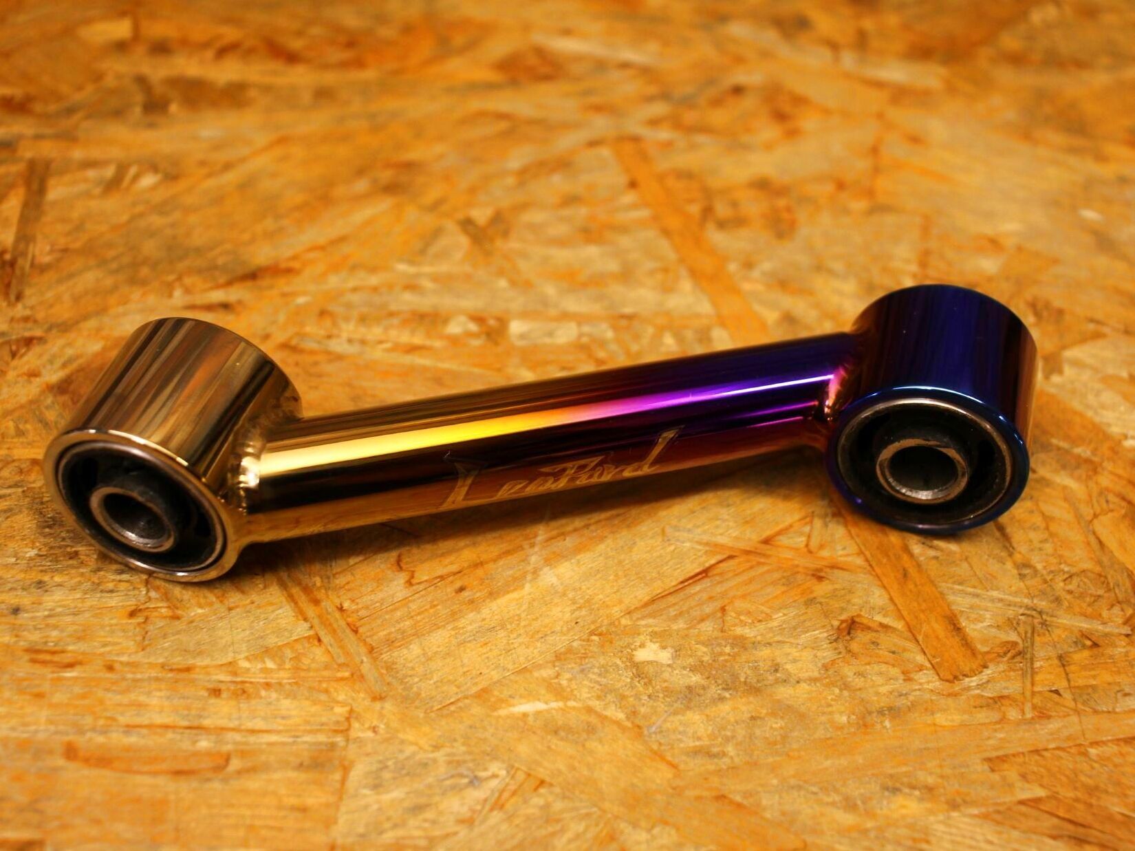 momoシグナスX Leopard 振動軽減チタンエンジンサブハンガー Leopard