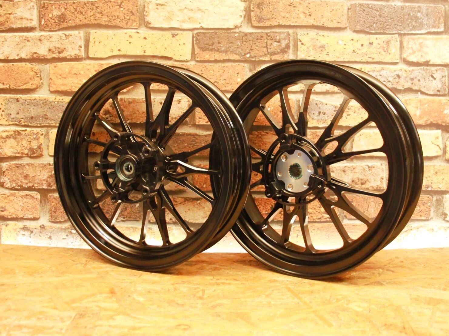 MOS 鋳造ホイール前後セット XR-15 ブラック［4・5型シグナスX/2型BW