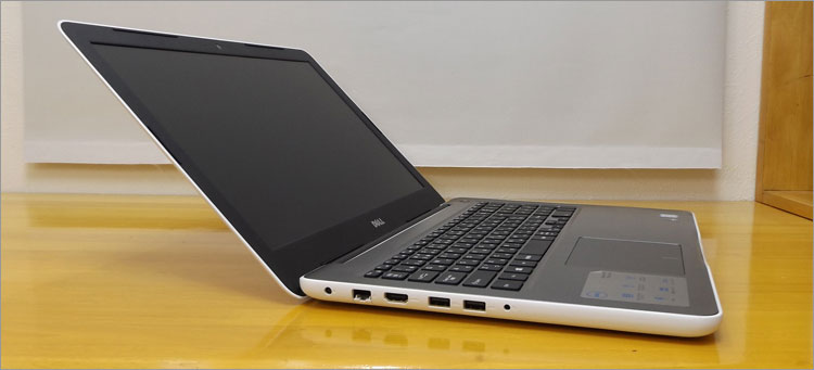 Windowsノート本体 DELL Inspiron 15 5567 P66F001 Radeon R7 Windows