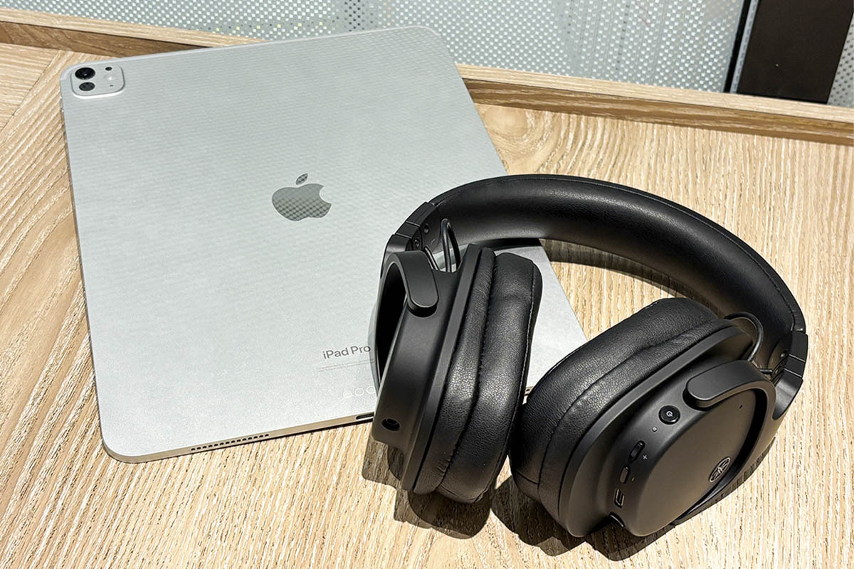 ヤマハのワイヤレスヘッドホン「YH-L500A」とタブレットなら家でも移動