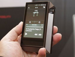 Astell&Kernの新ハイレゾDAP「AK240」は約28万円で2月21日発売 - PHILE WEB