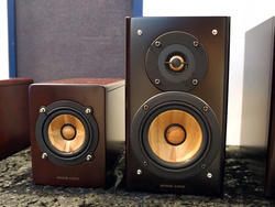 JVC、“人工熟成響棒”で音質向上図ったウッドコーンスピーカー「SX