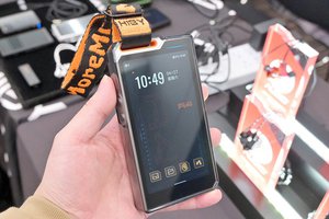 ヘッドフォン祭＞アウトドアにうってつけ？なHiBy新DAP「R4」／Lotoo