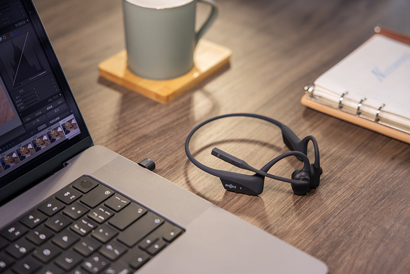 Shokz、ビジネス向け骨伝導ヘッドセット「OpenComm2 2025 Upgrade