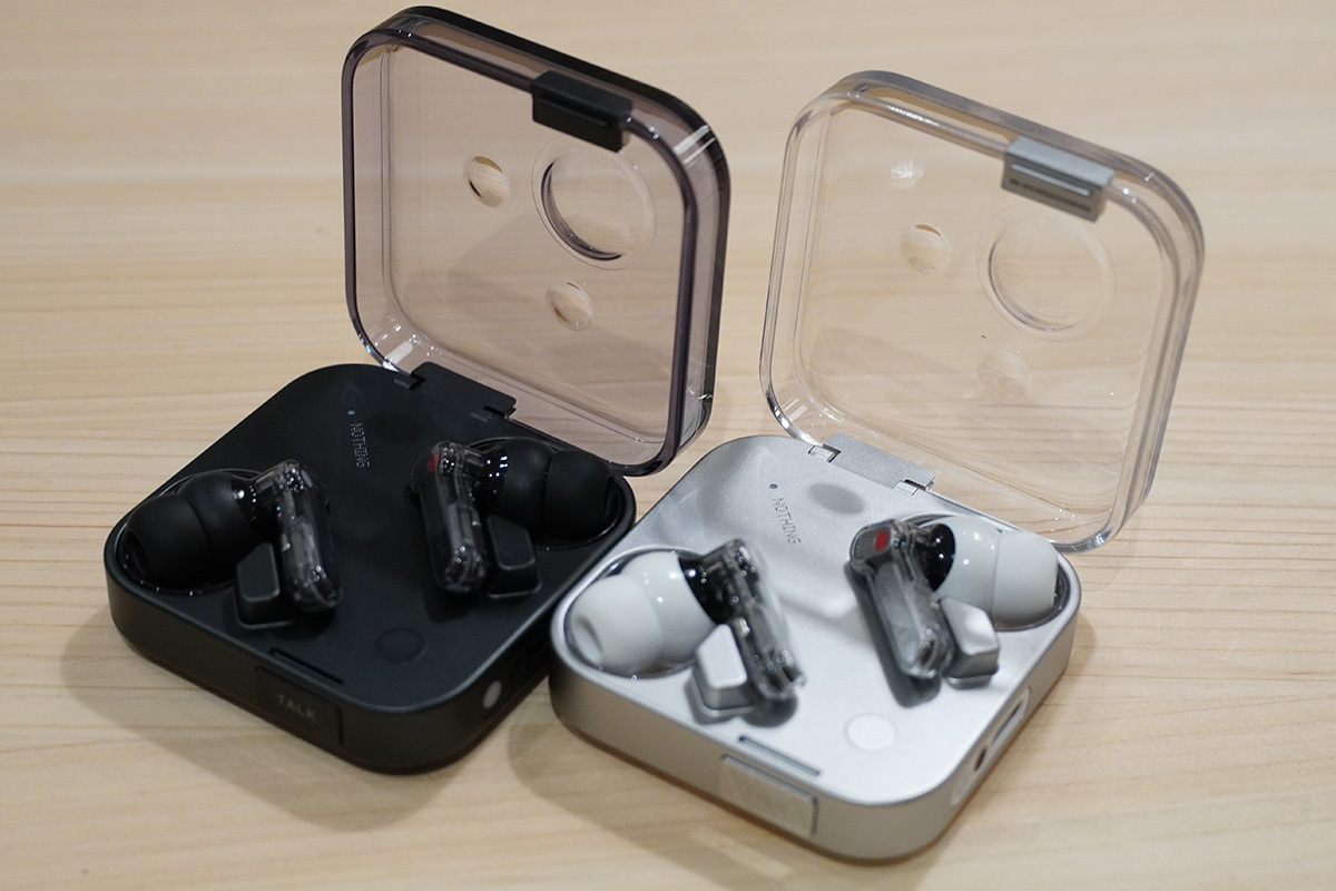 Nothing、充電ケースにマイクを装備した完全ワイヤレスイヤホンの