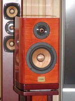 ビクター、14.5cmウーファー搭載のウッドコーン最上位SP「SX-WD500」を