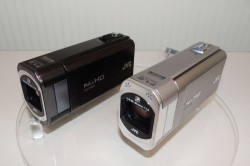 JVC、F1.2レンズ搭載で小型・軽量化した“Everio”「Vシリーズ」 - PHILE WEB