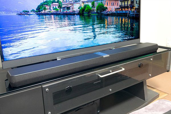 映画も音楽もB&W流の極上サウンドに！サウンドバー「Panorama 3」実力