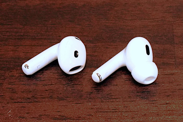 AirPods 4」vs「AirPods Pro 2」、音質／装着感／ノイキャンの違いを