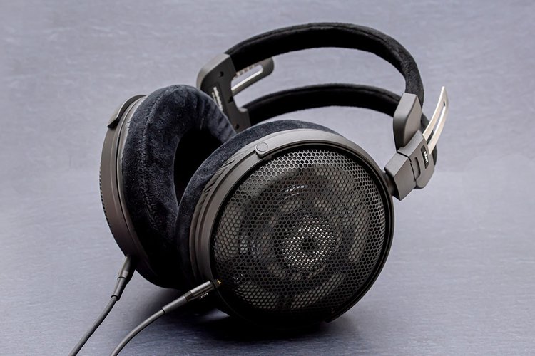 オープン型ヘッドホンの新スタンダード。オーディオテクニカ「ATH