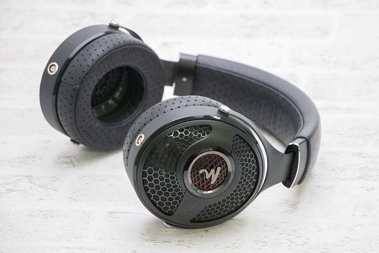 FOCALヘッドホンの今。HiFiスタンダードのHADENYS／AZURYS、ワイヤレス