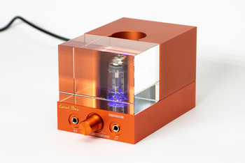 デザイン・サイズ・音質の3拍子がそろう真空管アンプ。Carot Oneの新