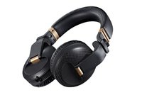 やがて君になる』×パイオニアのコラボヘッドホン。デザインは星座