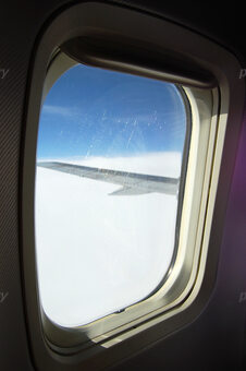 飛行機の窓 写真素材 [443821] - フォトライブラリー