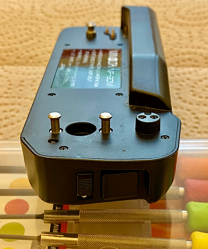 Dissection Minolta NP-90M battery pack for Minolta (Maxxum) 9000