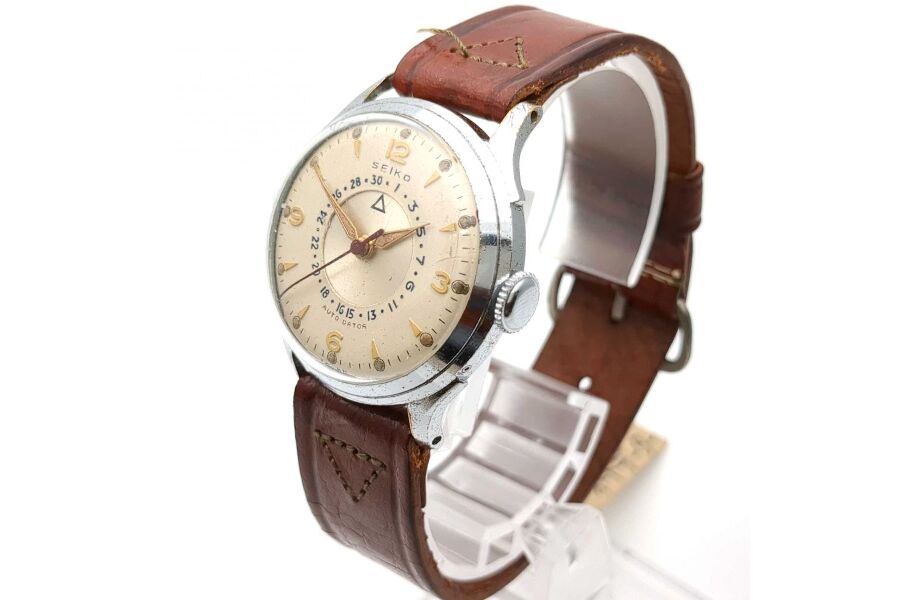 1953年に誕生した「セイコー スーパーオートデータ 1736 手巻き」の