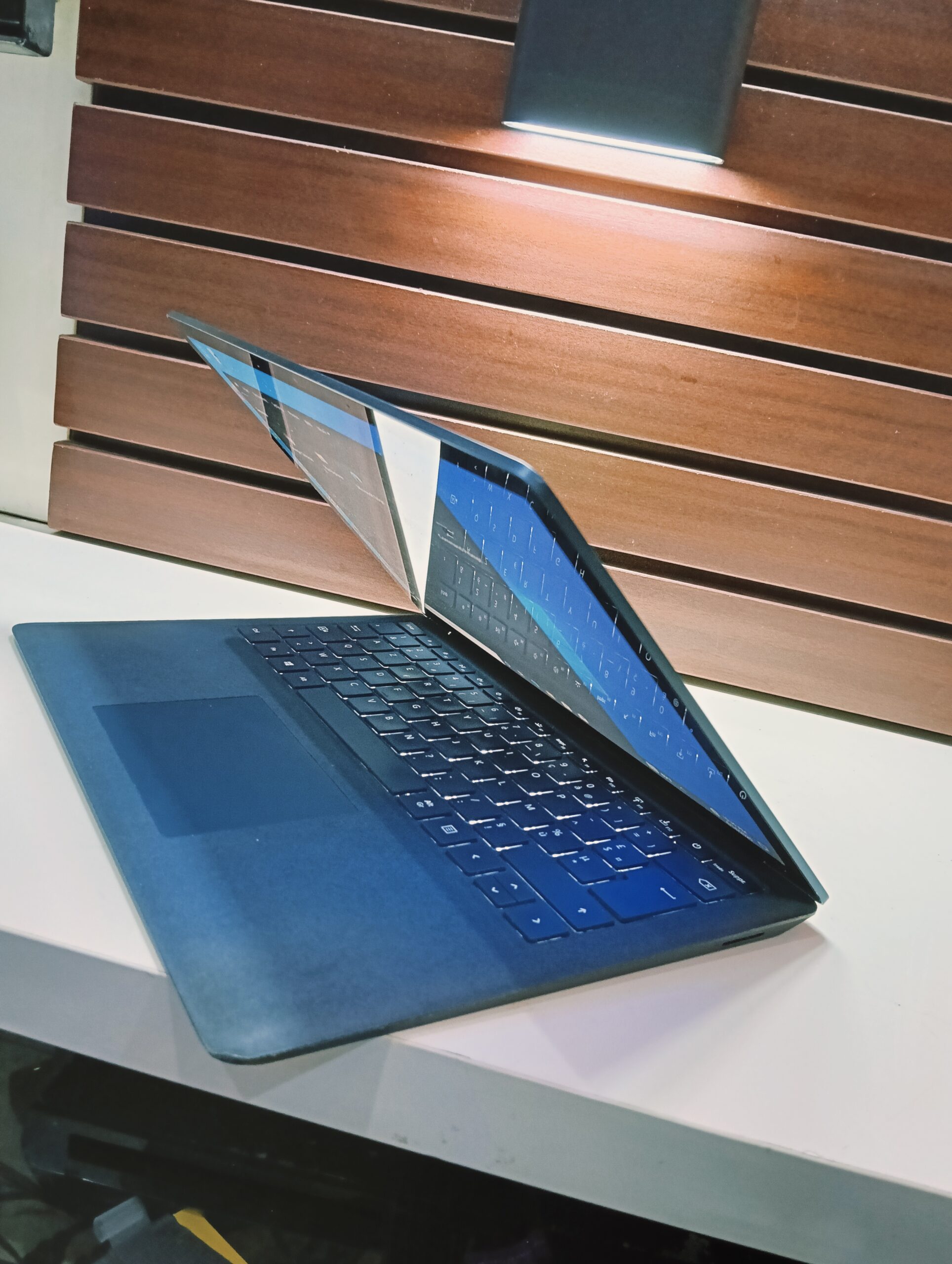 Microsoft Surface Laptop 2 - Touchscreen - Intel Core i5 - 8th Gen