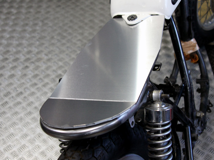 SR400 ループフレームとシートの製作| SR400カスタムショップ PRESTO