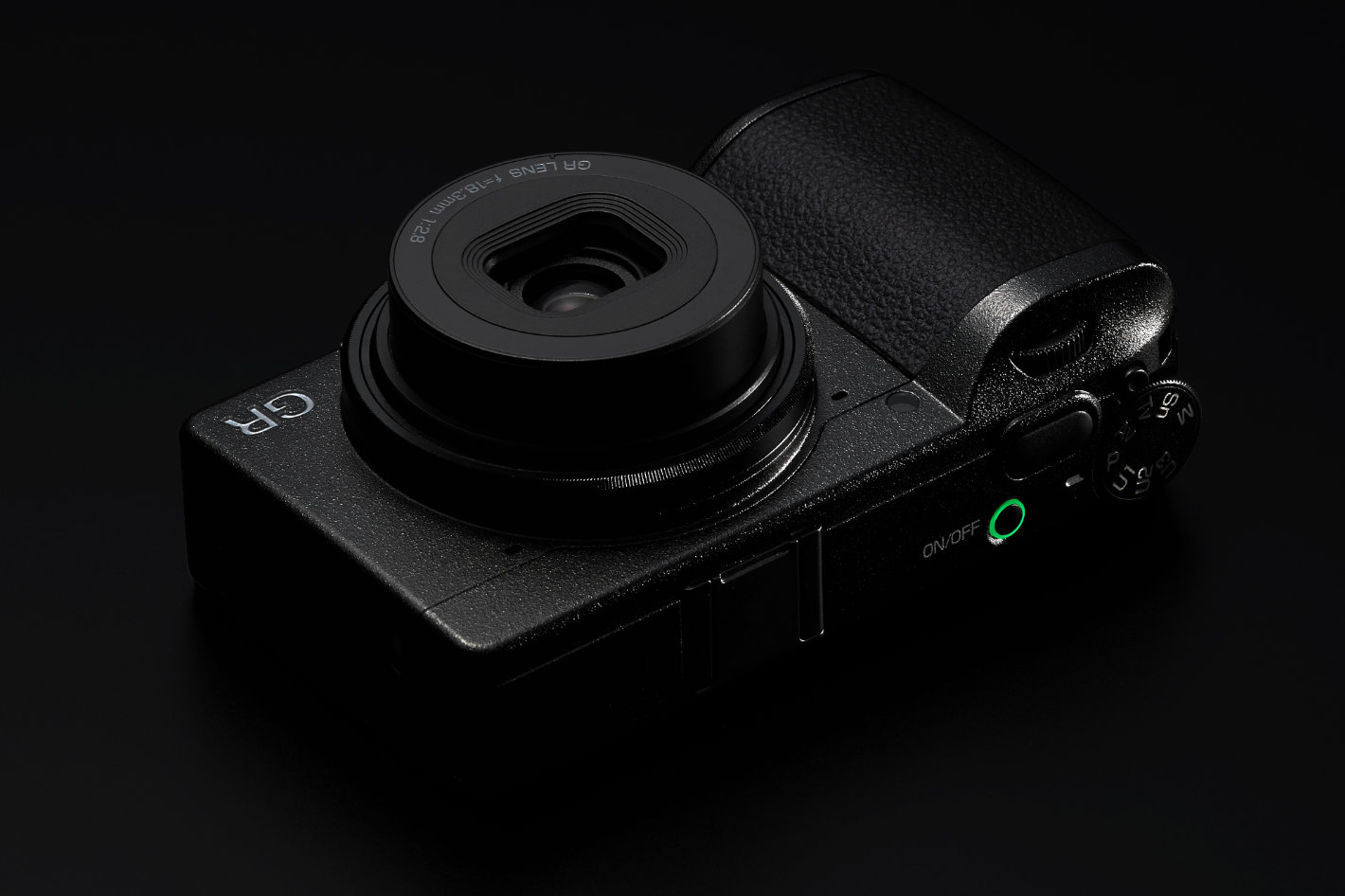 RICOH GR IV HDF gets a filter for nostalgic photography by Jose