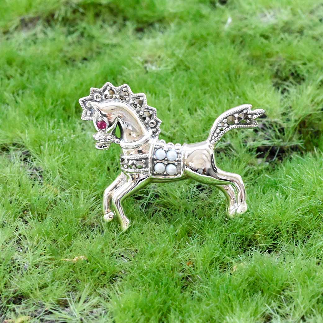 SV ルビー サラブレッド ブローチ – 碌山ショップ