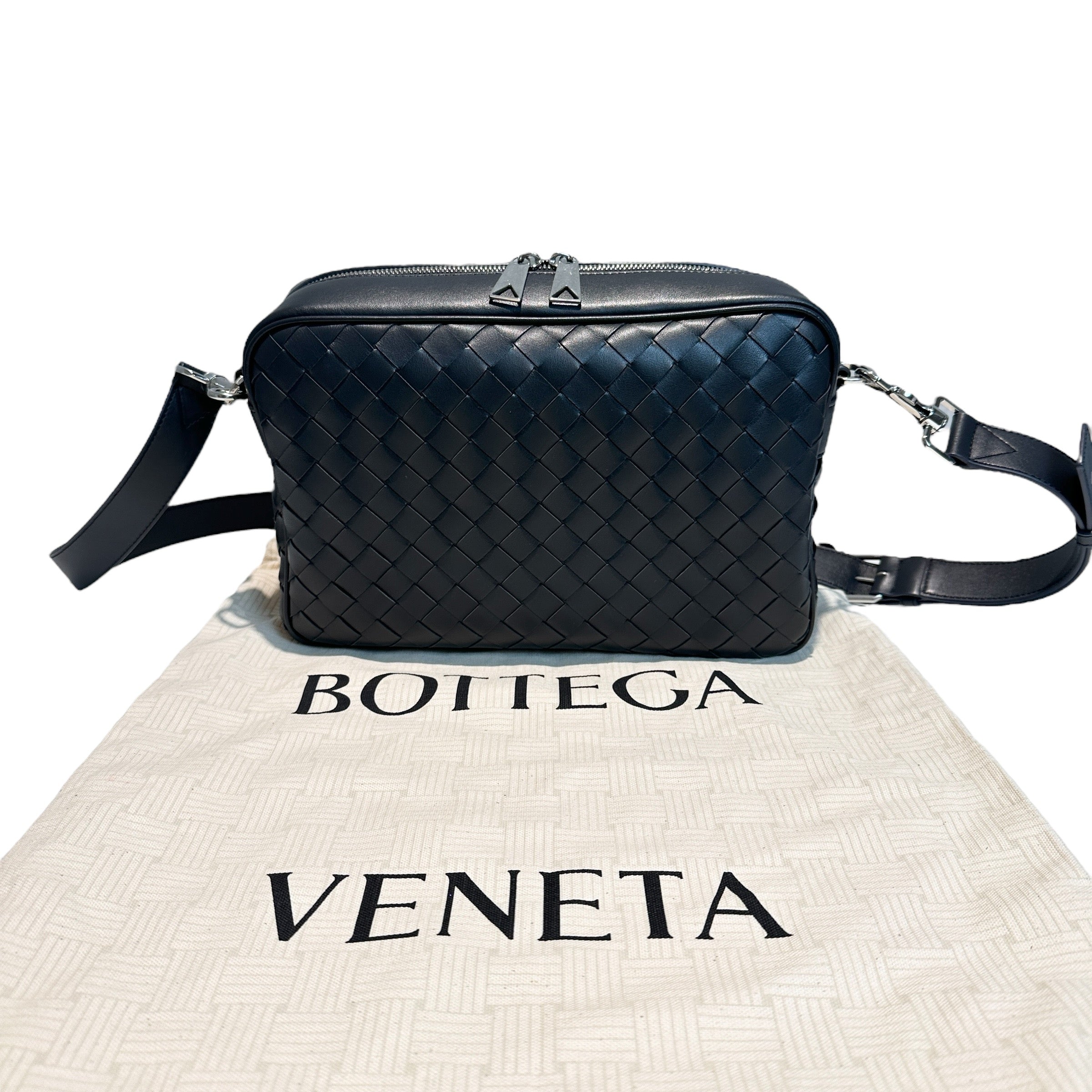 Bottega Veneta ボッテガ・ヴェネタ イントレチャート カメラバッグ