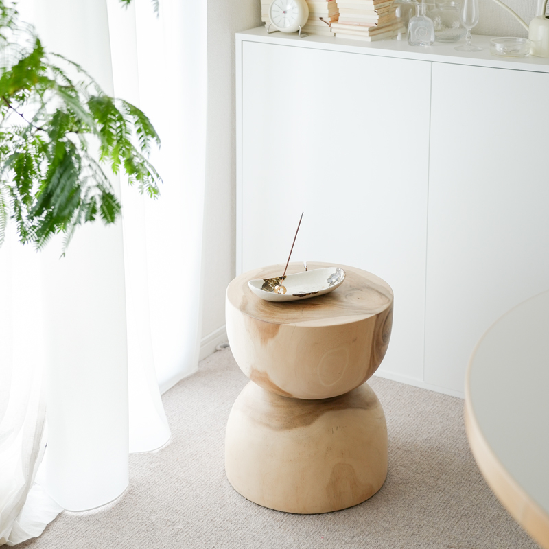 わたしの愛用品-空間にひとさじのアートをサイドテーブルhook ｜家具