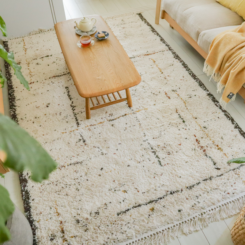 わたしの愛用品-もう床の硬さに悩まないBIANCA LINE-DOTラグで床生活が