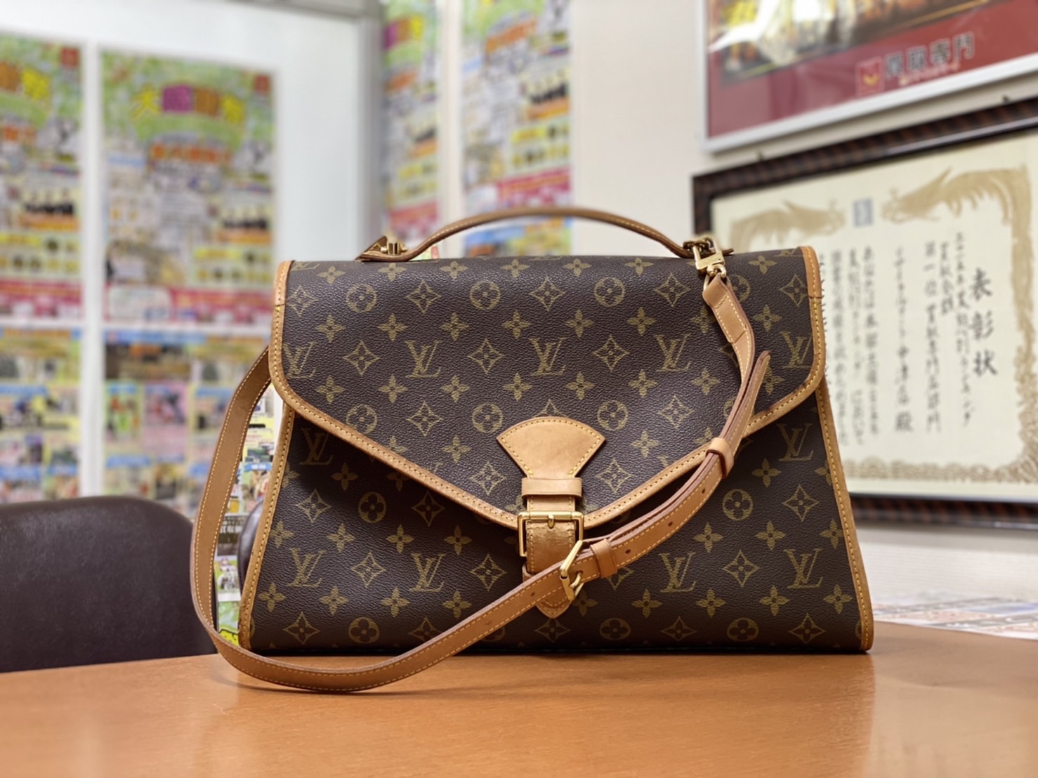 R3/09月24日【LOUIS VUITTON(ルイヴィトン) モノグラム M51120 廃盤