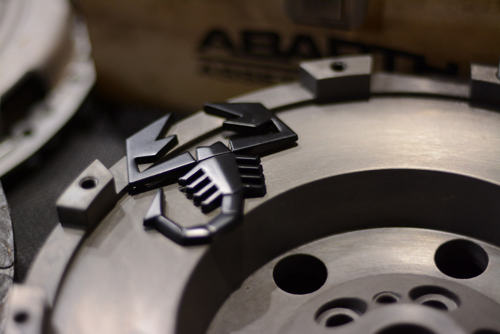 ABARTH500.595.695 MTA&5MT用軽量フライホイール＆クラッチKIT | RED