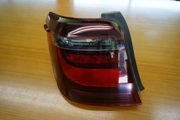 トヨタ カローラアクシオ テールランプ 160系 後期 グレードによる違い