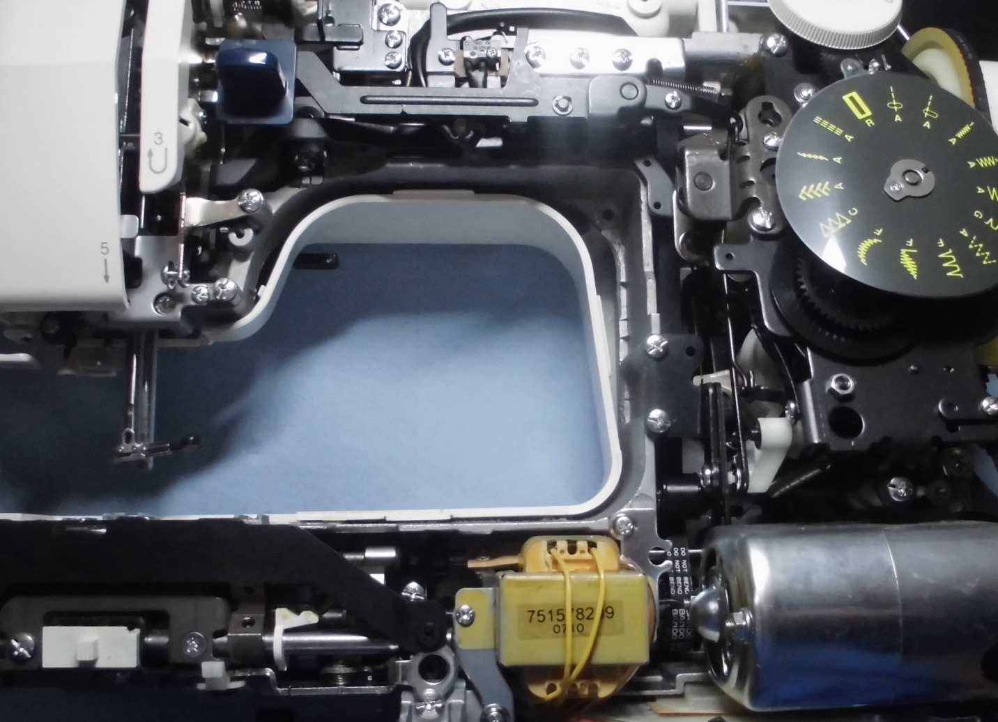 JANOMEミシン修理｜Monaze E4000｜スタートボタンを押しても動かない