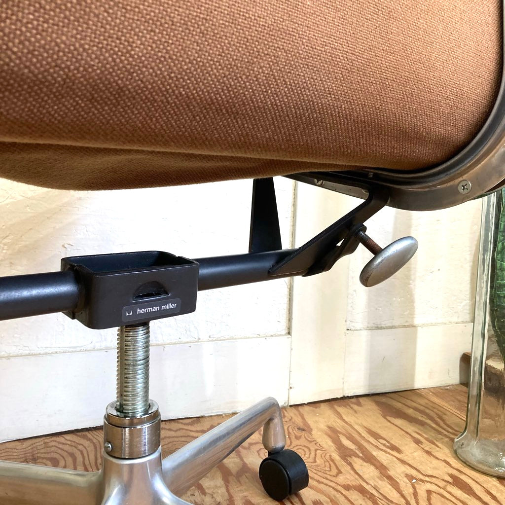 ハーマンミラー Herman Miller イームズ ソフトパッド マネジメント